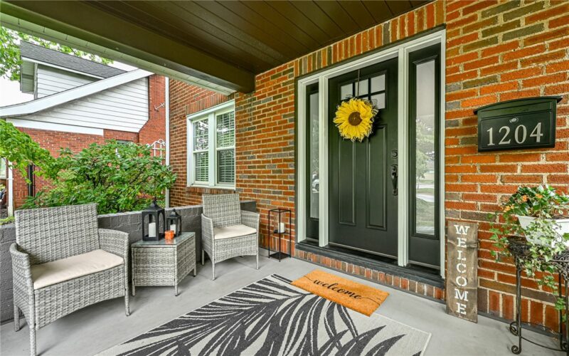1204 Broadview Blvd — photo 3