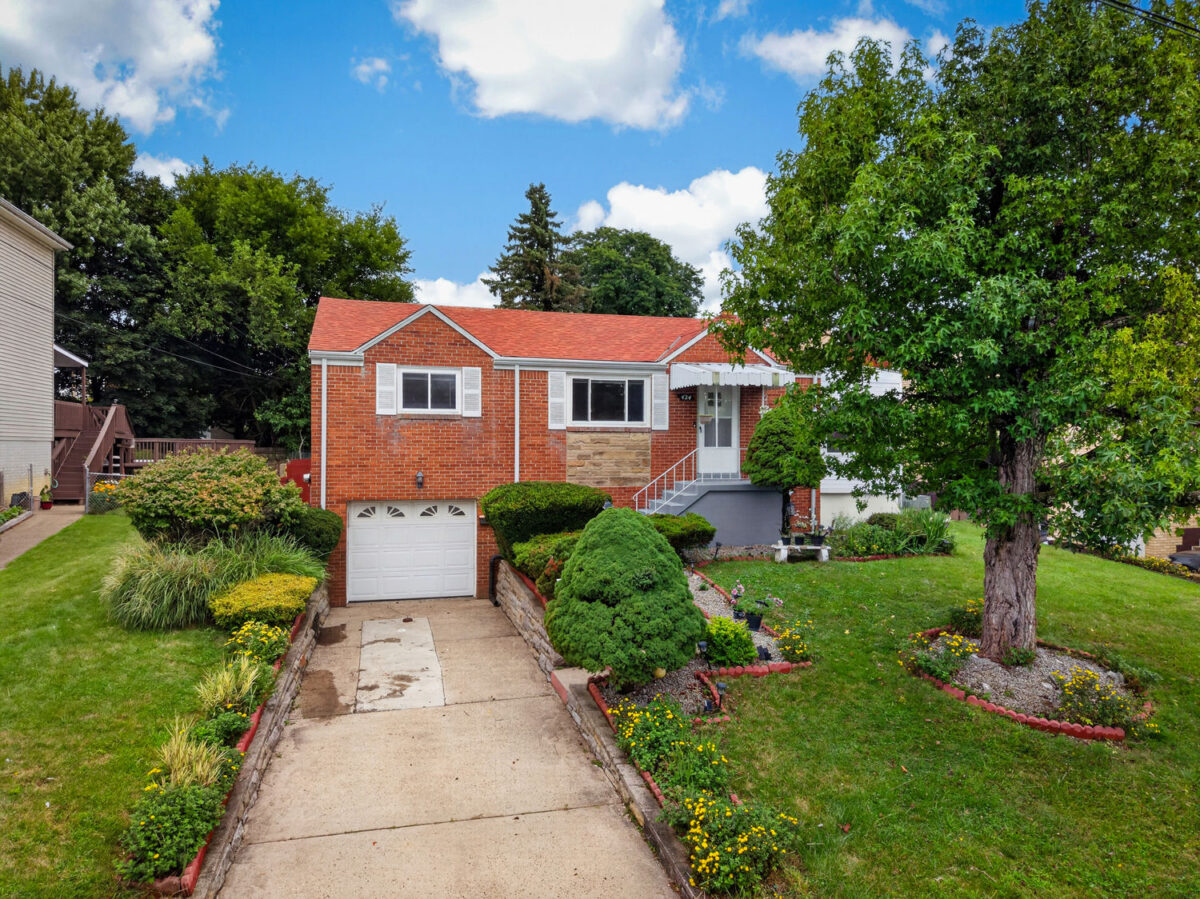 424 Lois DRIVE — photo 1
