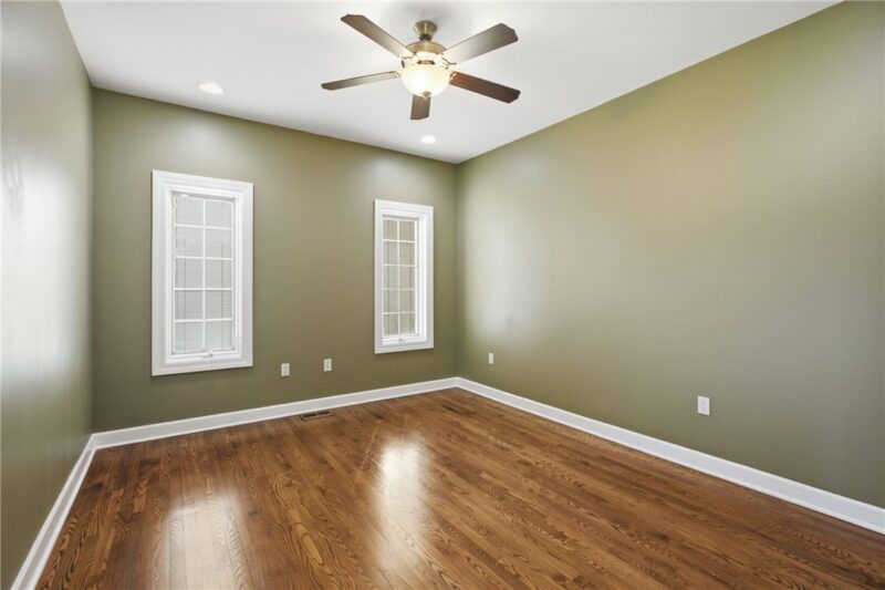 1002 Kings Ct — photo 8