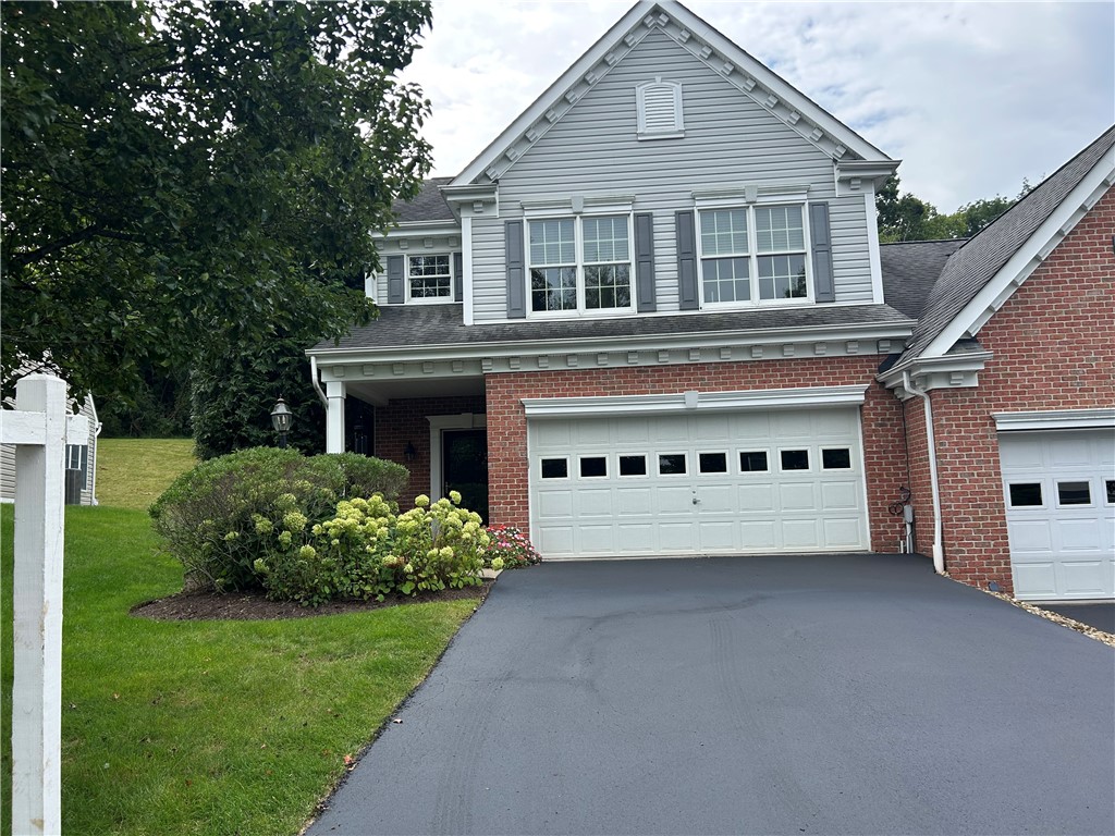 1320 Maplewood Cir — photo 1