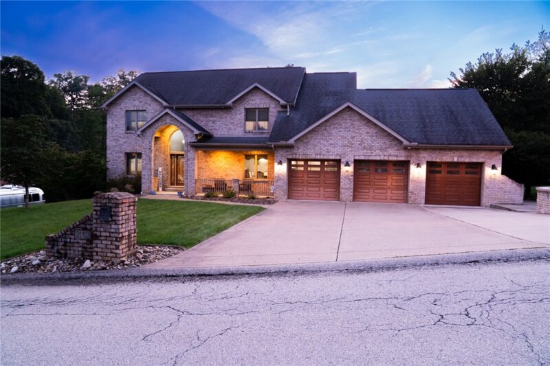 2182 Bradbury Ln — photo 2