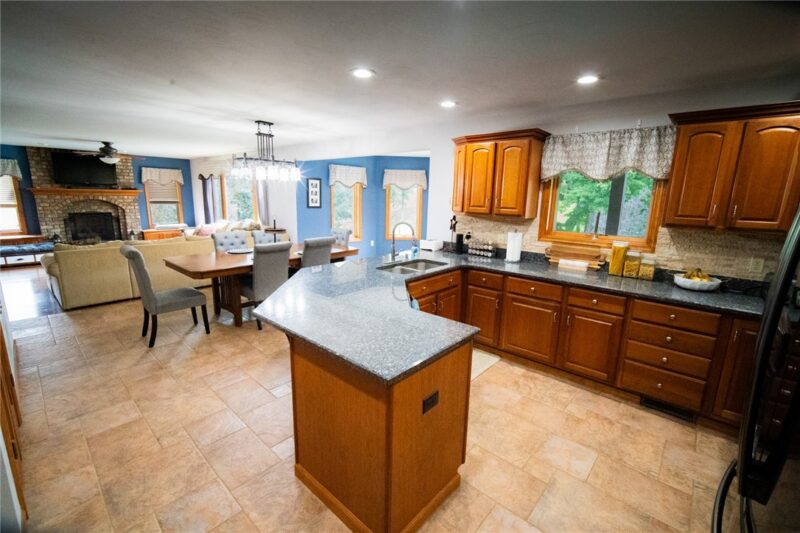 2182 Bradbury Ln — photo 8