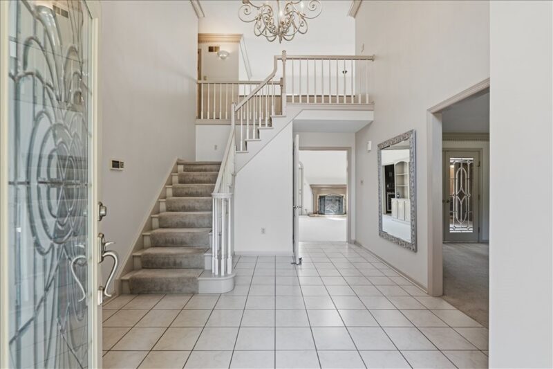 267 Seasons Dr — photo 2