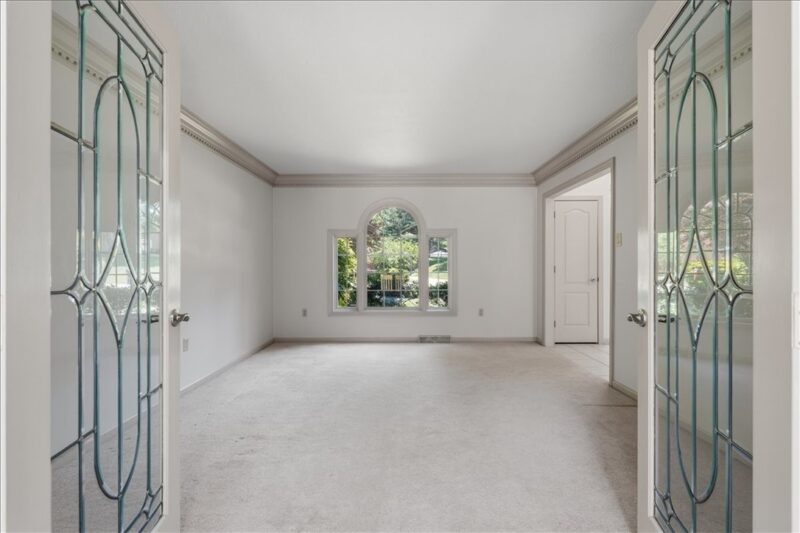 267 Seasons Dr — photo 3