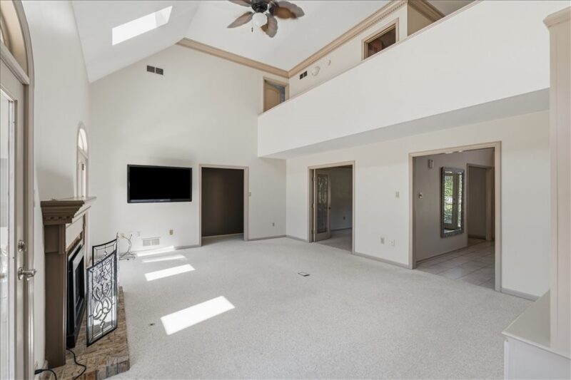 267 Seasons Dr — photo 5