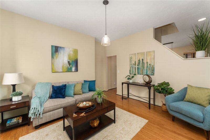 2425 Jane St — photo 3