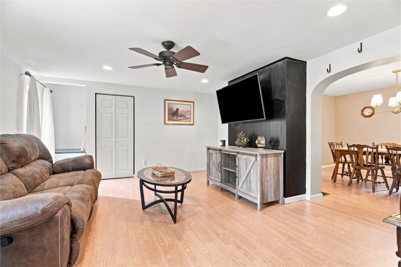 352 Mountain View Rd — photo 2