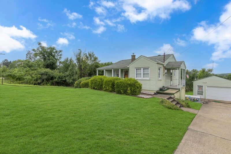 324 Pleasant Drive — photo 2