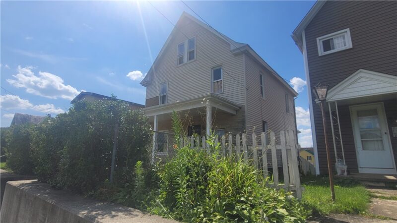 232 W 3rd St — photo 3