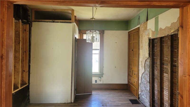 232 W 3rd St — photo 8