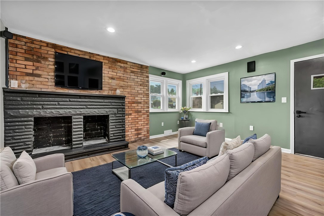 3802 Grant St — photo 1