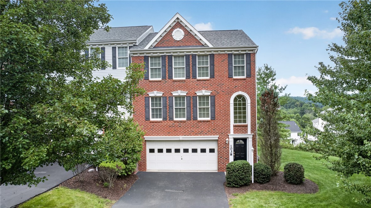 1038 Woodlawn Dr — photo 1
