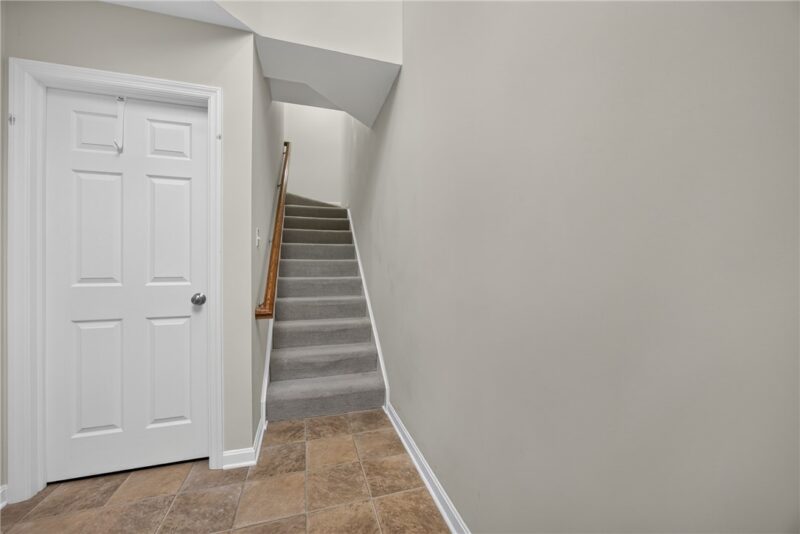 1038 Woodlawn Dr — photo 4