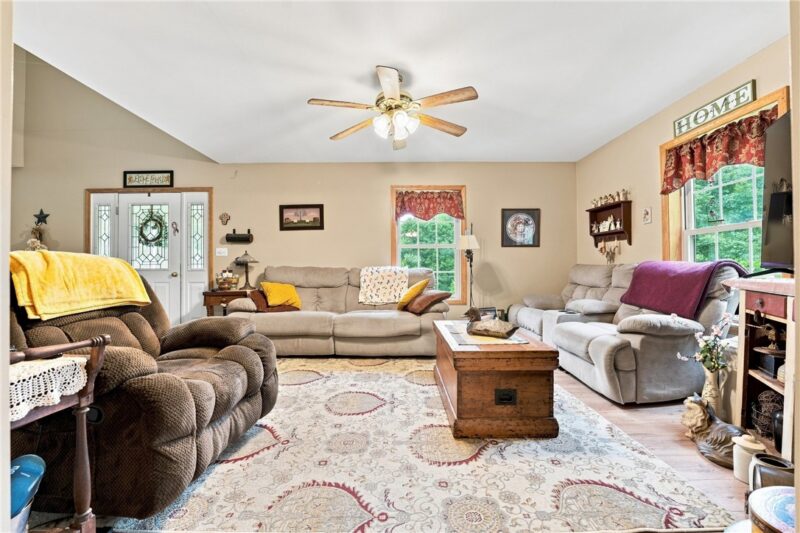 2982 Valley Road — photo 4
