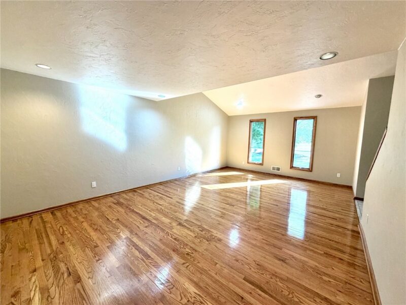 1147 Oakwood Dr — photo 5