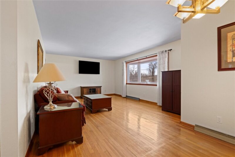 804 Redwood Dr — photo 3