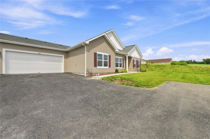 2083 S. Links Ave — photo 3