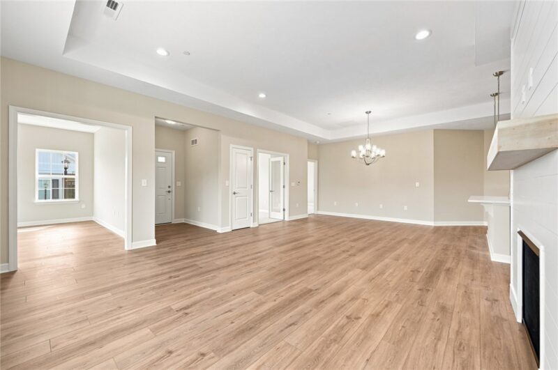 2083 S. Links Ave — photo 7