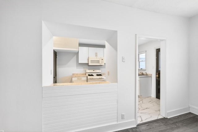 727 Vermont Ave — photo 8