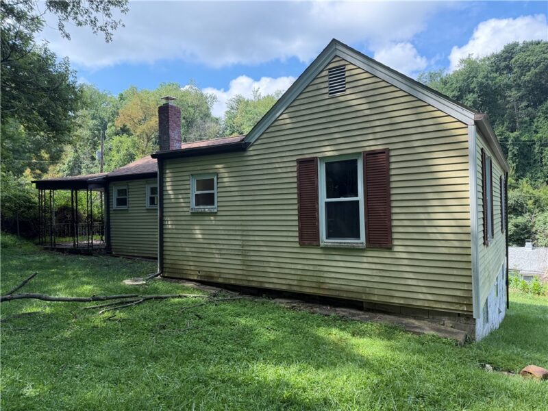 1504 Schweitzer Rd — photo 3