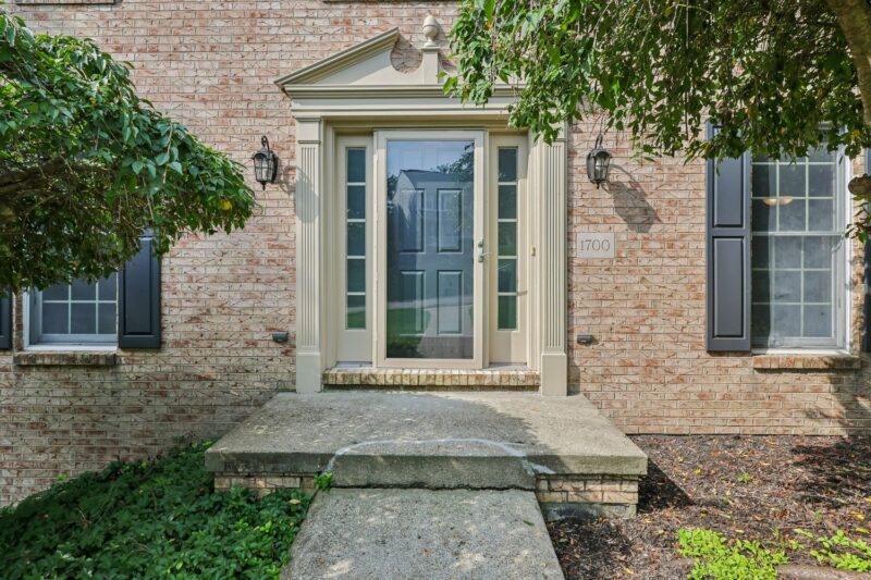 1700 Saw Grass COURT — photo 4