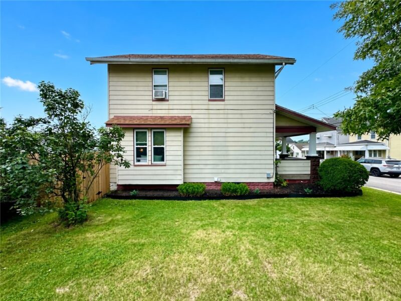 1028 Dewey Ave — photo 4