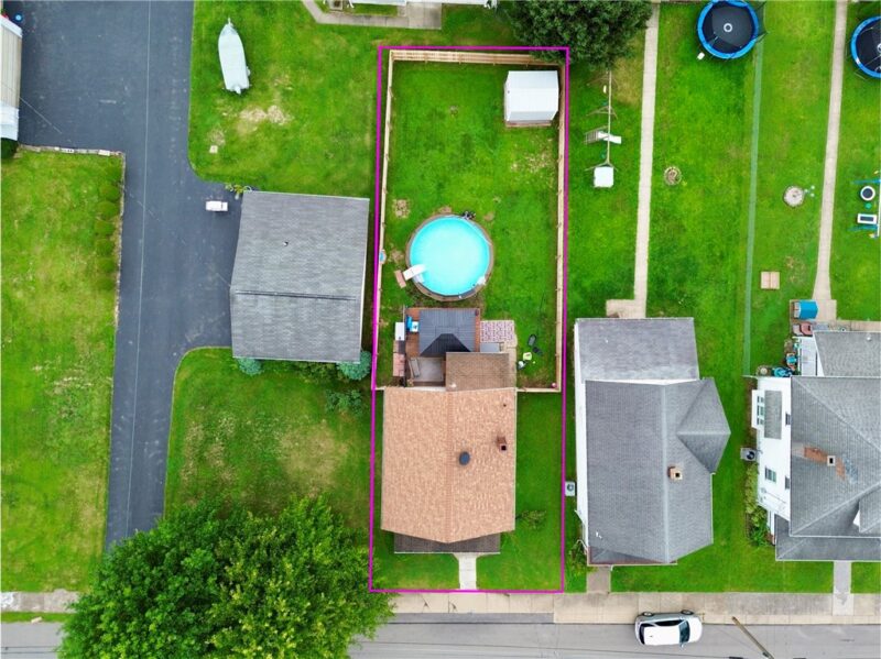 1028 Dewey Ave — photo 8