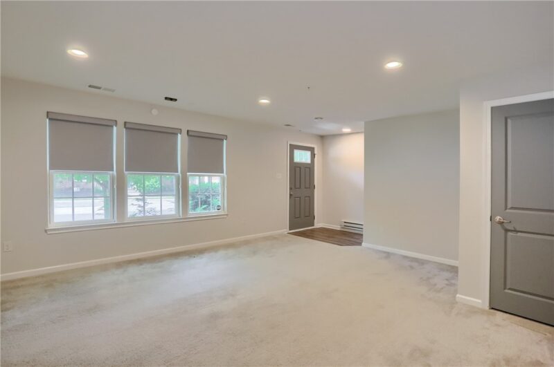 1720 St Johns Ln — photo 2
