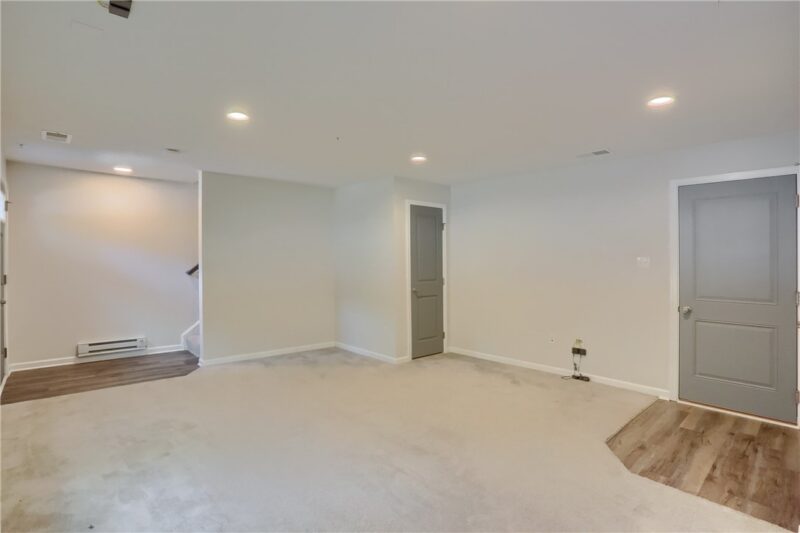 1720 St Johns Ln — photo 3