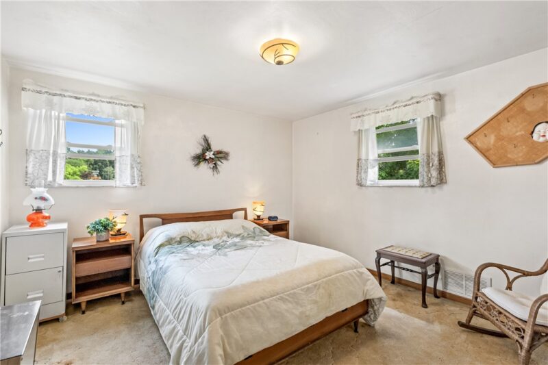 5035 Clelia Dr — photo 4