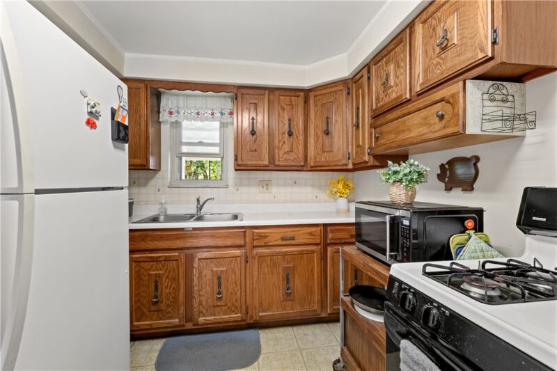 5035 Clelia Dr — photo 8