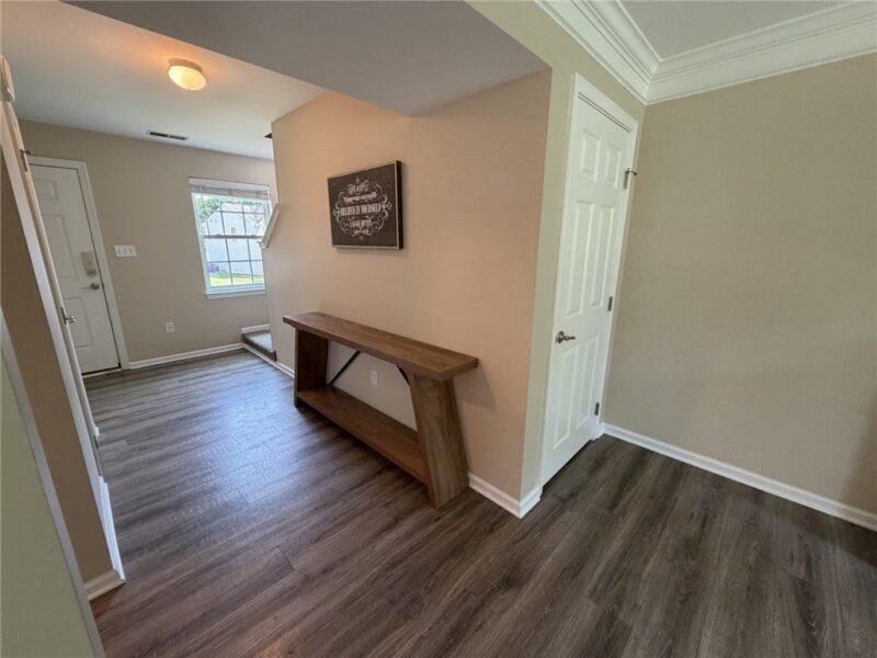 628 Glengarry Ct — photo 8