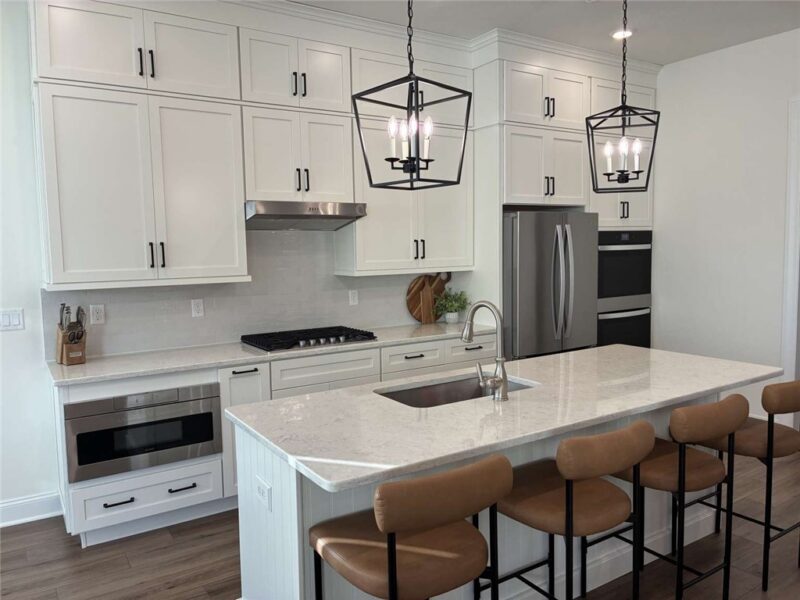 1033 Pasture Dr — photo 2
