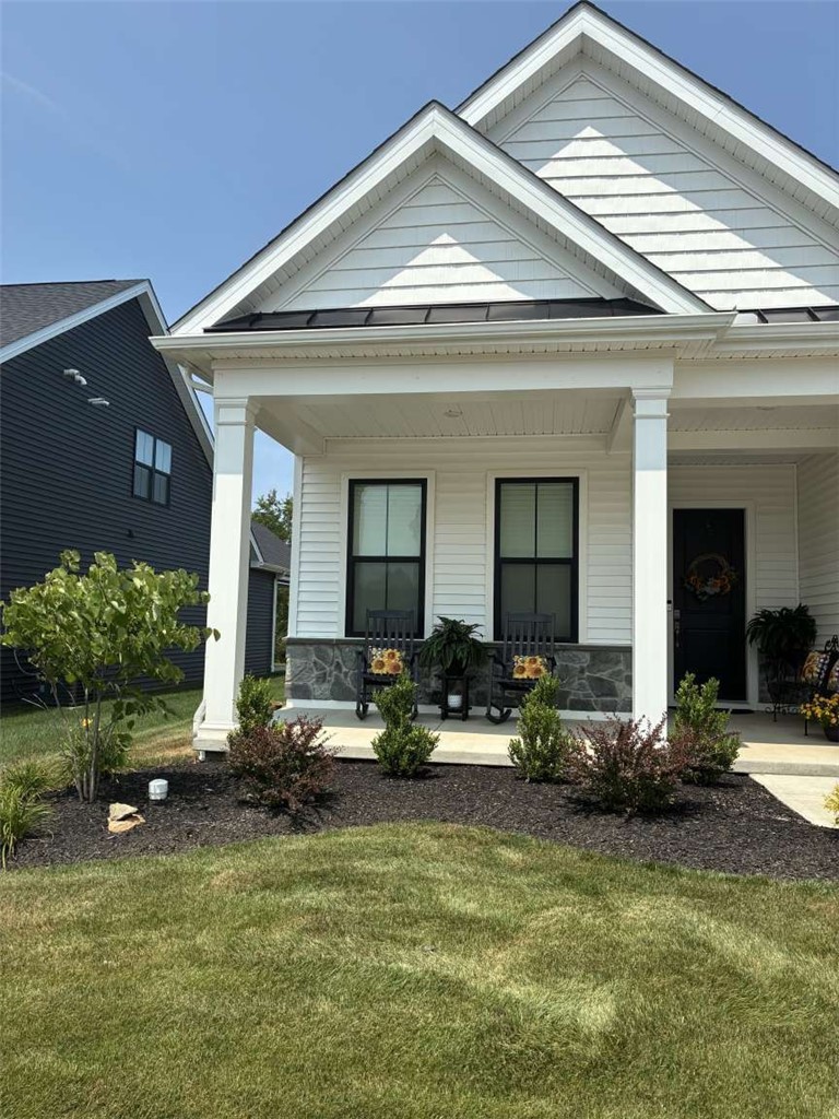 1033 Pasture Dr — photo 4