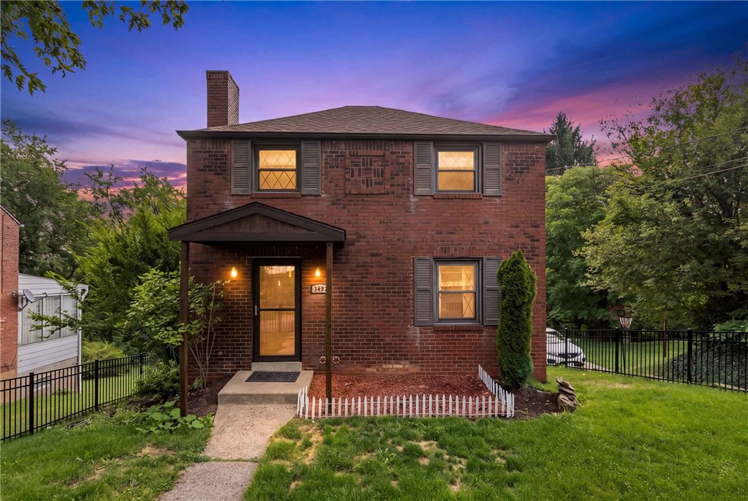 2402 Hillview Street — photo 1