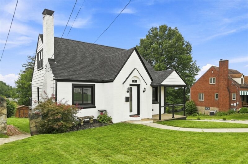 2 Windridge Dr — photo 2