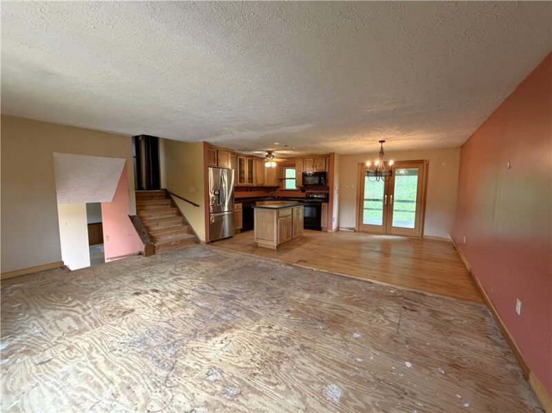 631 Wellington Drive — photo 2