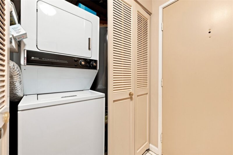 1500 COCHRAN ROAD 409 — photo 3