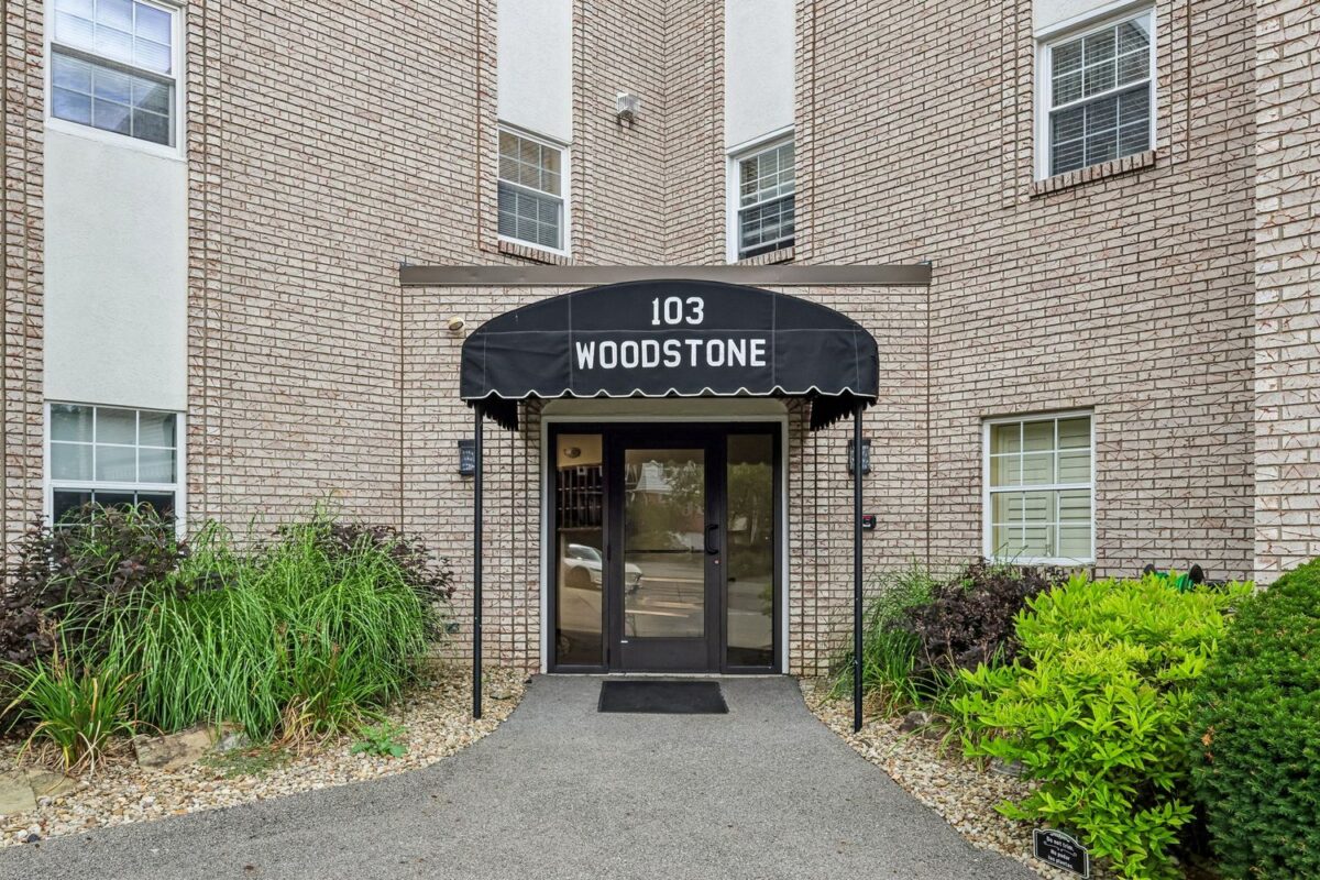 103 Woodstone LANE 33 — photo 1