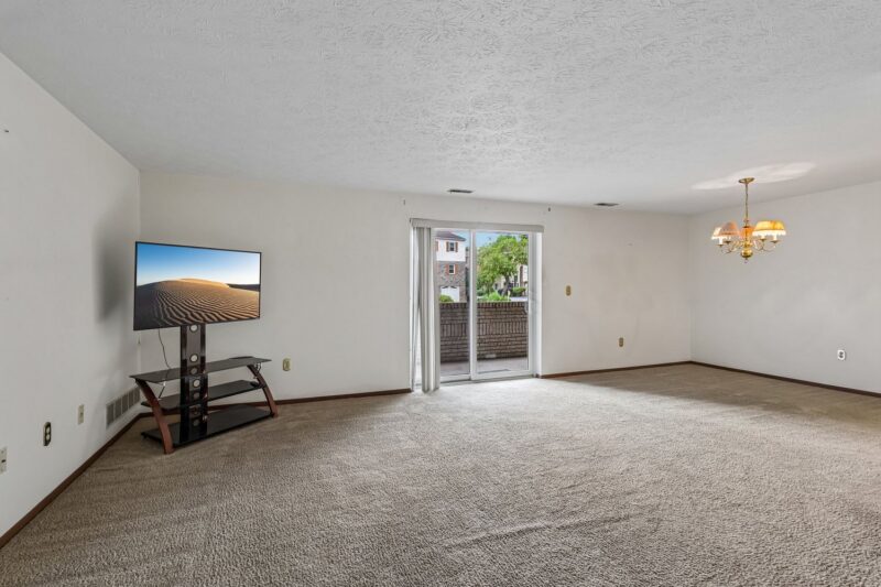 103 Woodstone LANE 33 — photo 6
