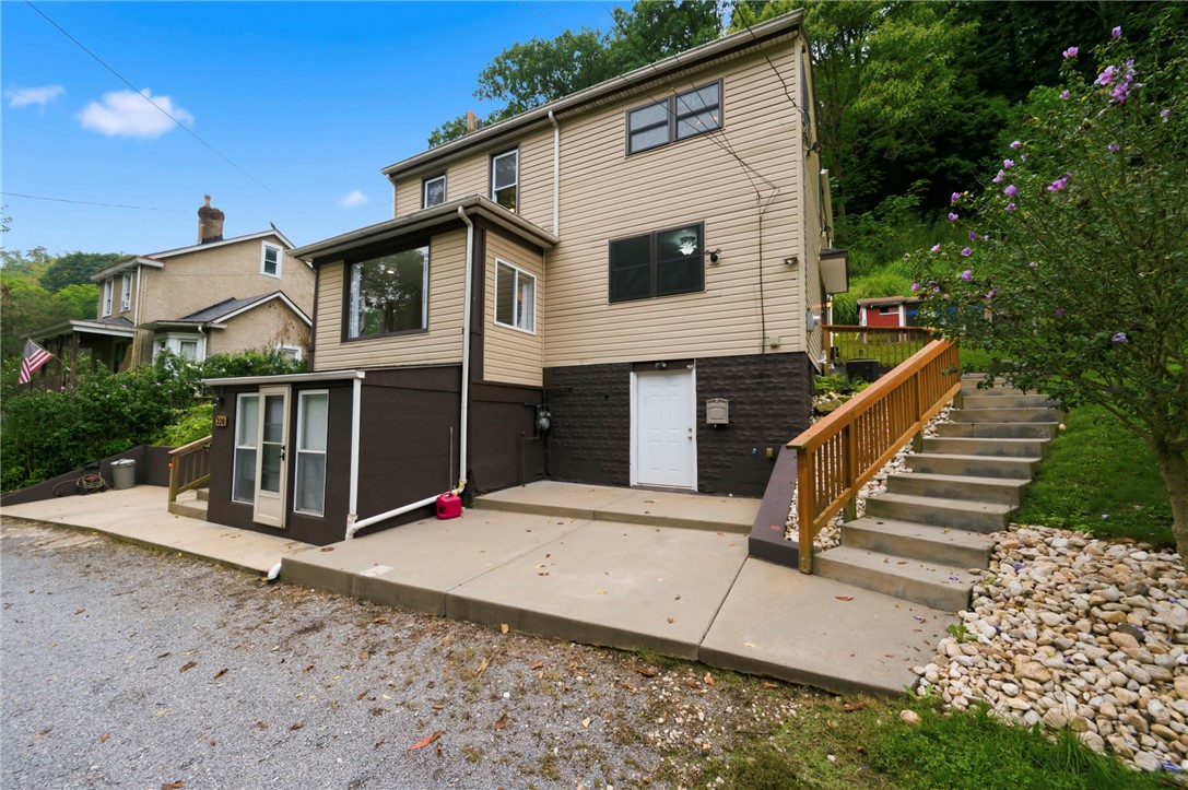 220 Walters Avenue — photo 1