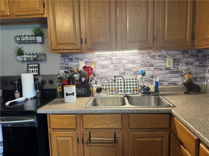128 Keeny Row — photo 2