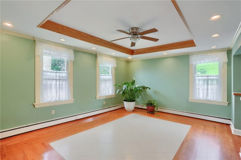 568 Orchard Ave — photo 8