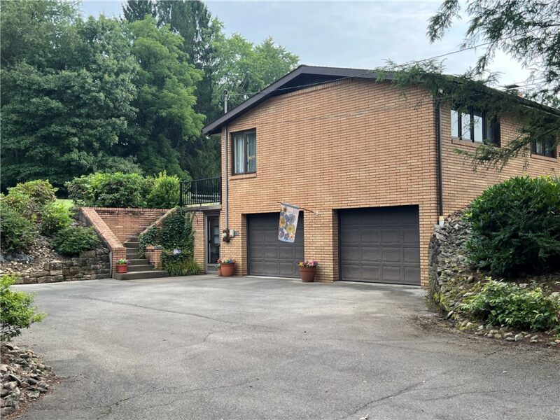 327 Holyoke Rd — photo 3