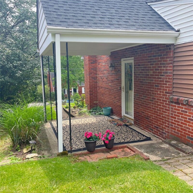 537 Haverhill Rd — photo 3