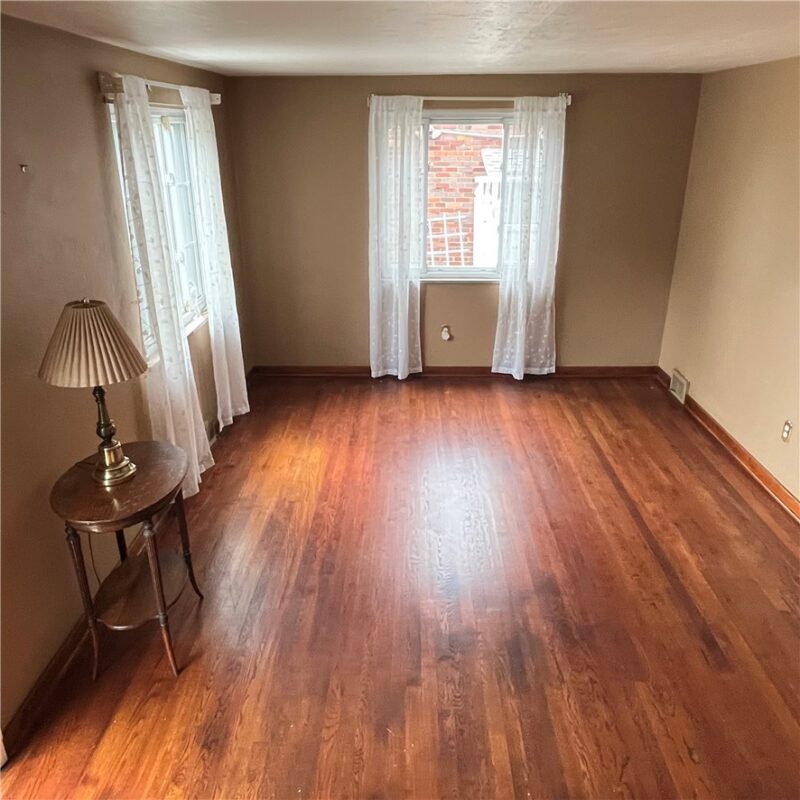 537 Haverhill Rd — photo 7