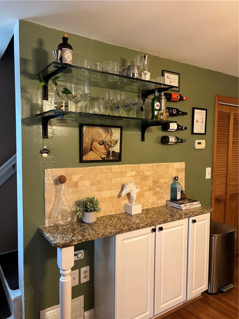 533 Finley Ave — photo 3