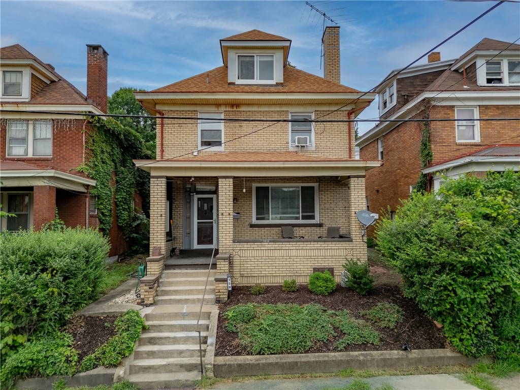 750 Mary Street — photo 1