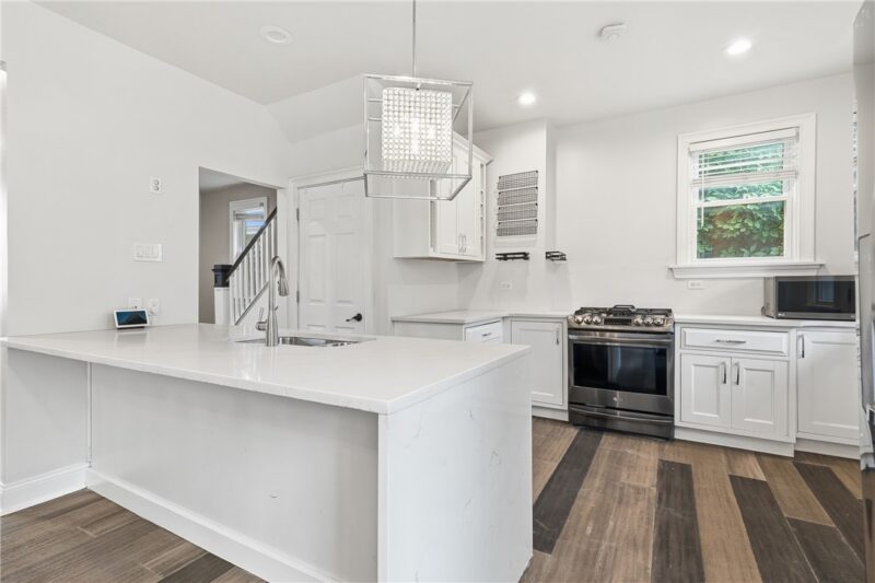 750 Mary Street — photo 3