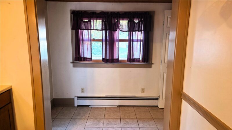 360 Shirls Ave — photo 7